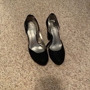 Very cute heels that can be work for prom/homecoming/ special occasions!